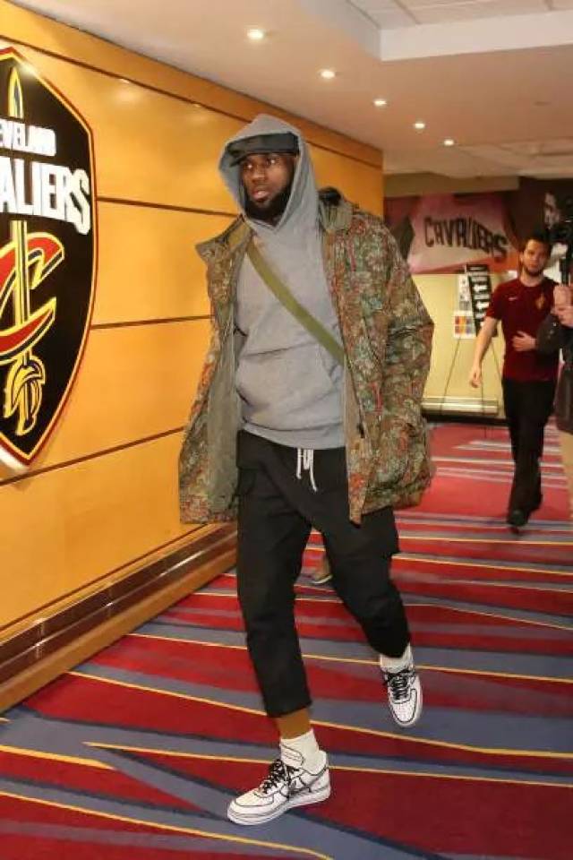 半场：国米0-0闷平比萨，劳塔罗、皮奇尼尼造险（半场战报：国米与比萨0-0互交白卷，劳塔罗、皮奇尼尼先后制造险情）