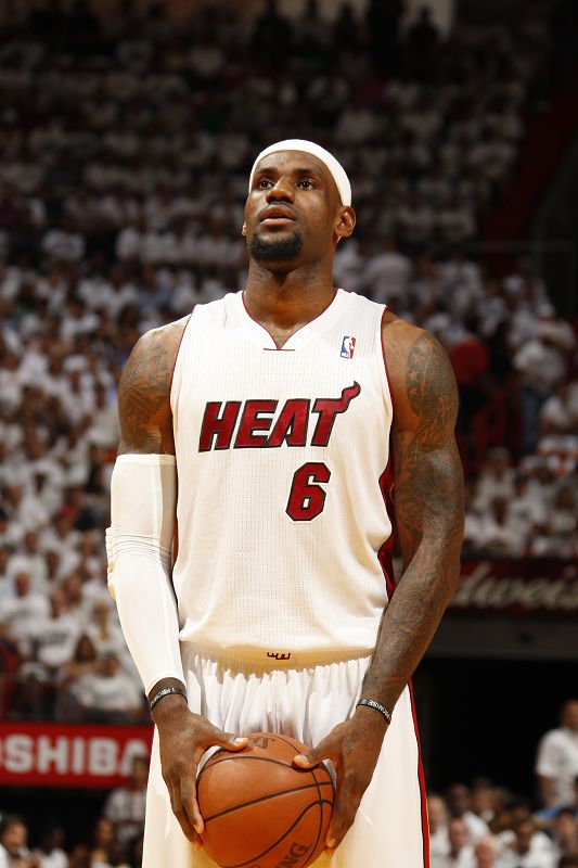 蔚山代理主帅：向球迷道歉，但老被骂真的让我很烦（蔚山代理主帅向球迷致歉：总被骂让我很烦）