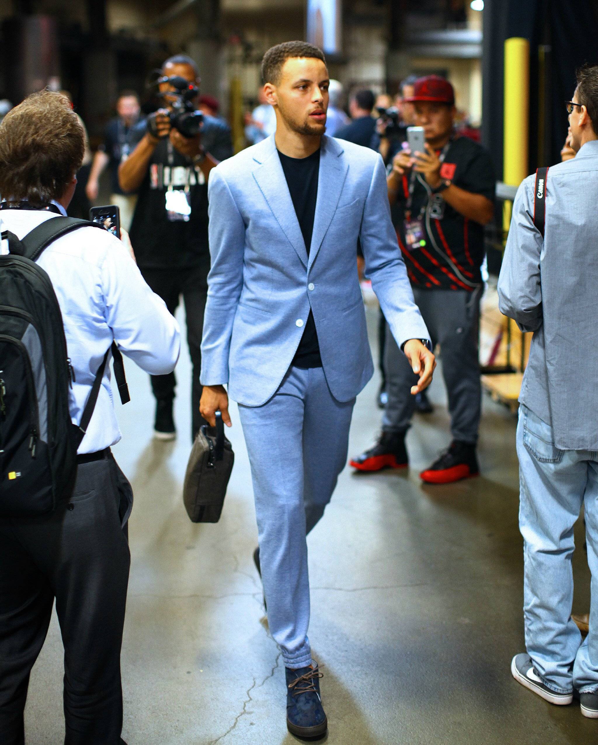 半场战报：罗马0-1那不勒斯，内雷斯反击单刀破门（半场速报：那不勒斯1-0领先罗马，内雷斯反击单刀破门）