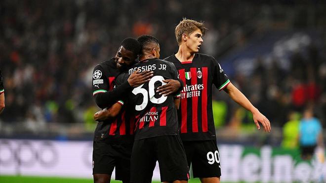 安永佳港队回来状态爆棚，一分钟进球？！新鹏城什么...（安永佳港队复出状态拉满，开场一分钟闪击！新鹏城如何招架？）