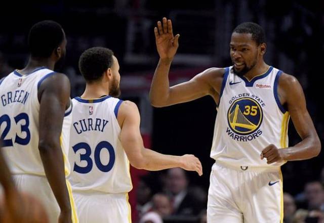 苏媒：泰州一所中学将“苏超”解说金句设为了课间铃声（苏媒报道：泰州一中学把“苏超”解说金句用作课间铃声）