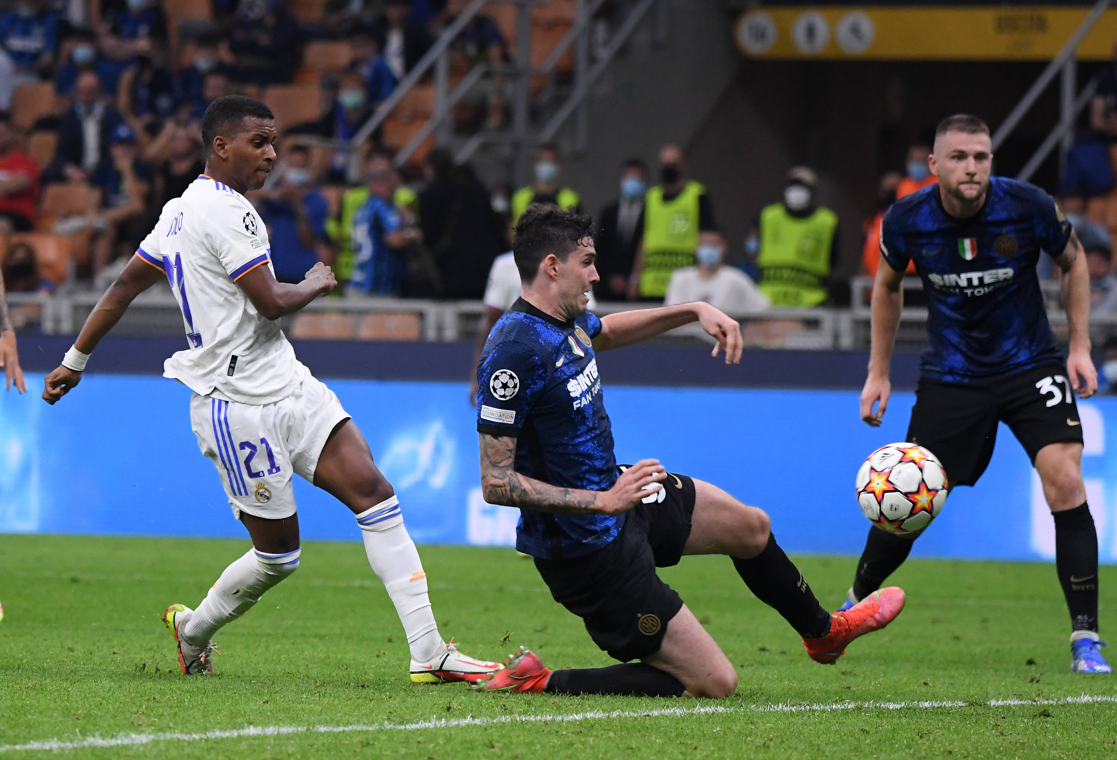 托蒂：罗马会退出争冠行列，国米、那不勒斯和米兰将战斗到底（托蒂：罗马已无缘争冠，国米、那不勒斯与米兰将战至最后）