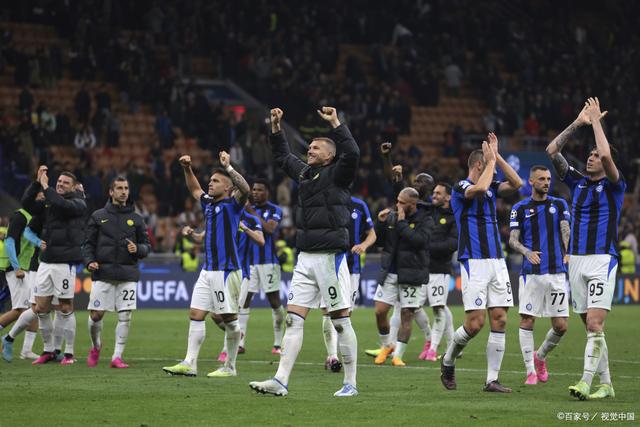 康宁汉姆自投自抢成功，邓罗三分绝平失败，活塞惜败（康宁汉姆补篮得手，邓罗绝平三分偏出，活塞憾负）