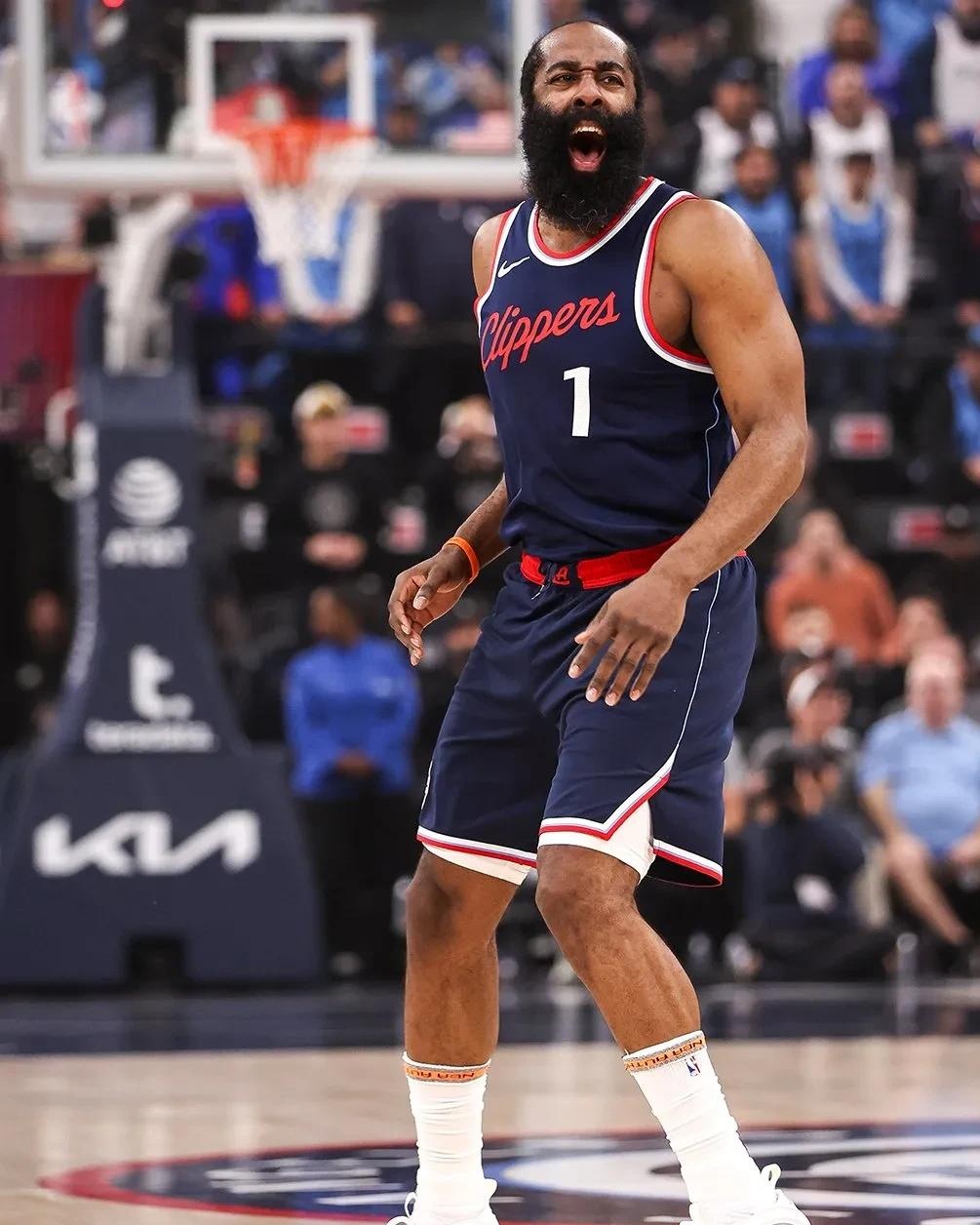 每体：阿劳霍获准暂离巴萨，赴以色列特拉维夫调整身心状态（每体：巴萨准许阿劳霍短期离队，赴以色列特拉维夫进行身心调整）