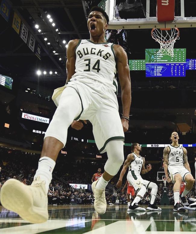 西甲战报：塔雷加乌龙，杜罗绝平，瓦伦西亚1-1平塞维利亚（西甲：塔雷加自摆乌龙，杜罗读秒救主，瓦伦西亚1-1战平塞维利亚）