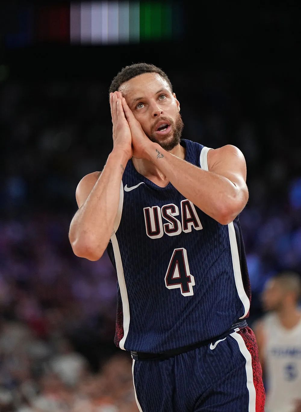 孔蒂：球员承担责任展现了成长，此刻我们不怕任何事物任何人（孔蒂：球队勇于担责体现成长，如今我们无惧任何对手与挑战）