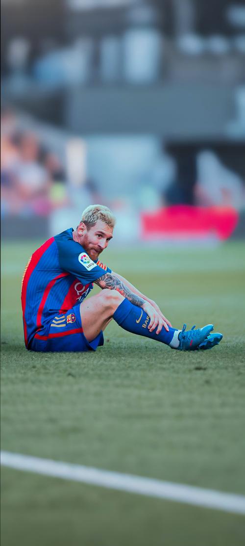 莱奥：无论我踢的是什么位置，重要的是听从教练的安排（莱奥：踢哪都行，关键听教练指挥）