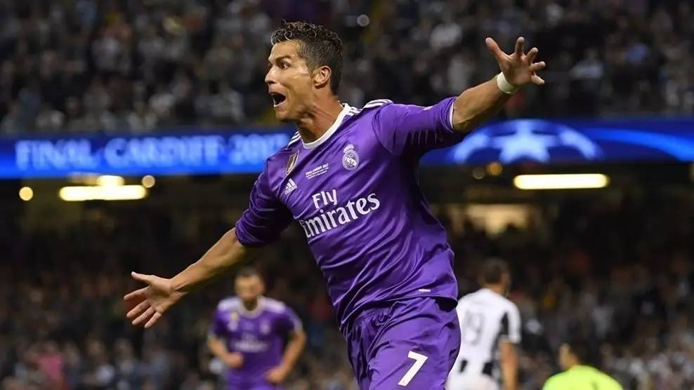 基米希打入生涯首粒欧冠乌龙，拜仁上次欧冠乌龙由阿拉巴打入（基米希首次在欧冠自摆乌龙，拜仁上一次欧冠乌龙由阿拉巴制造）