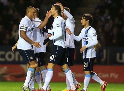 意甲战报：博纳佐利点射萨纳布里亚建功，克雷莫纳2-0莱切（意甲赛况：博纳佐利点球命中、萨纳布里亚破门，克雷莫纳2-0力克莱切）