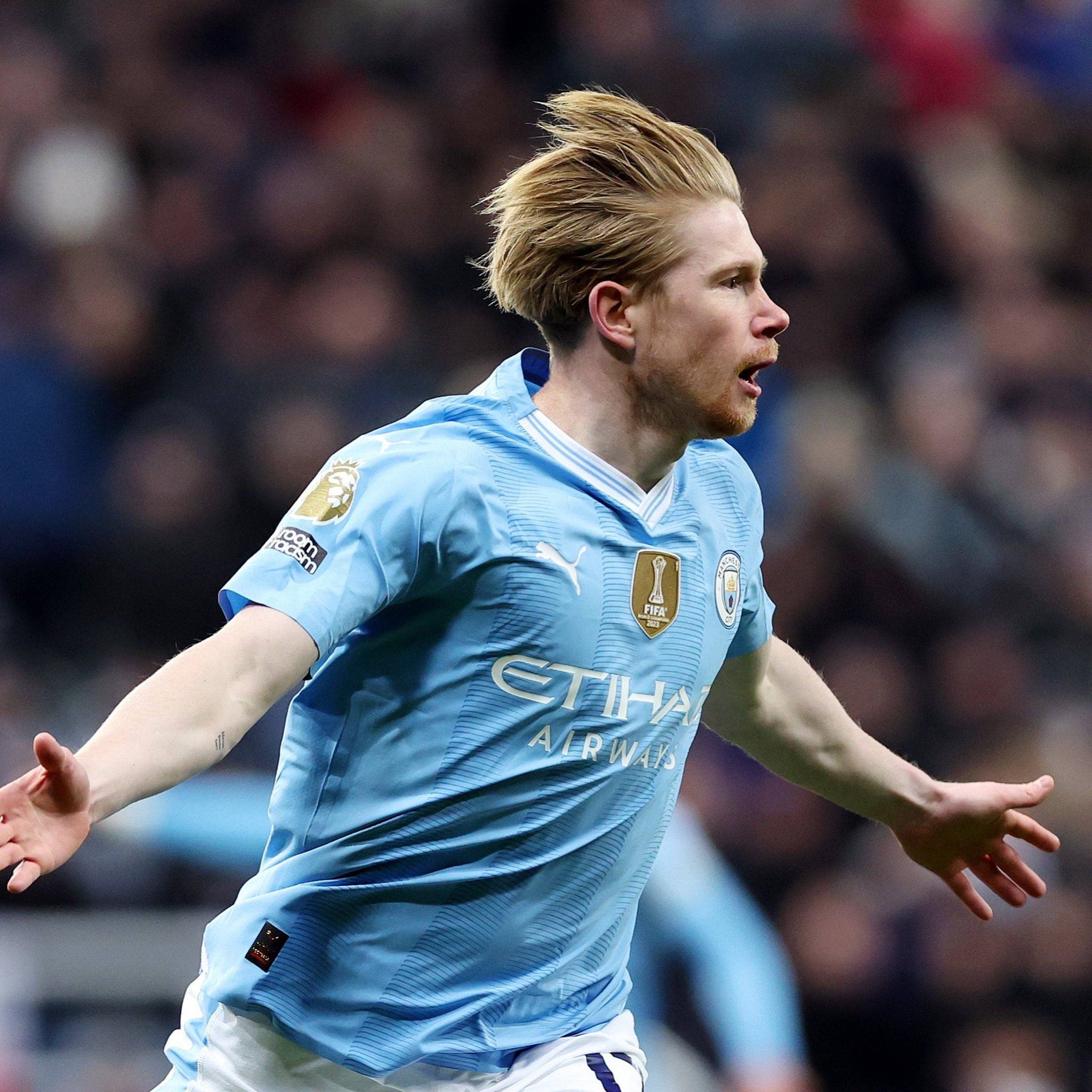 图片报：拜仁极端球迷团体故意燃放烟火以避开欧冠淘汰赛禁令（德媒《图片报》：拜仁极端球迷为规避欧冠淘汰赛禁令故意燃放烟火）