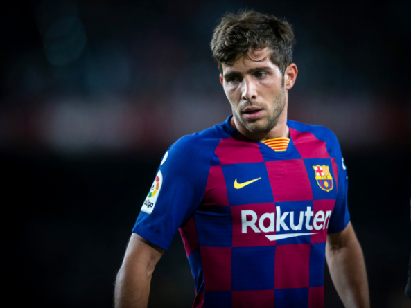 两条重大线索表明卡洛斯·巴莱巴即将加盟曼联。（两大迹象显示卡洛斯·巴莱巴接近加盟曼联）